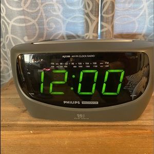Phillips Magnavox large display alarm clock